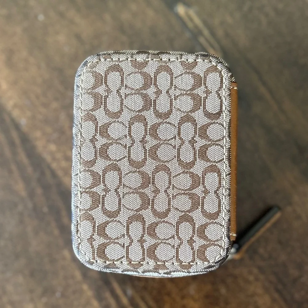 Coach Jewelry Medicine Case Signature Monogram Canvas Leather Tag Designer Y2K